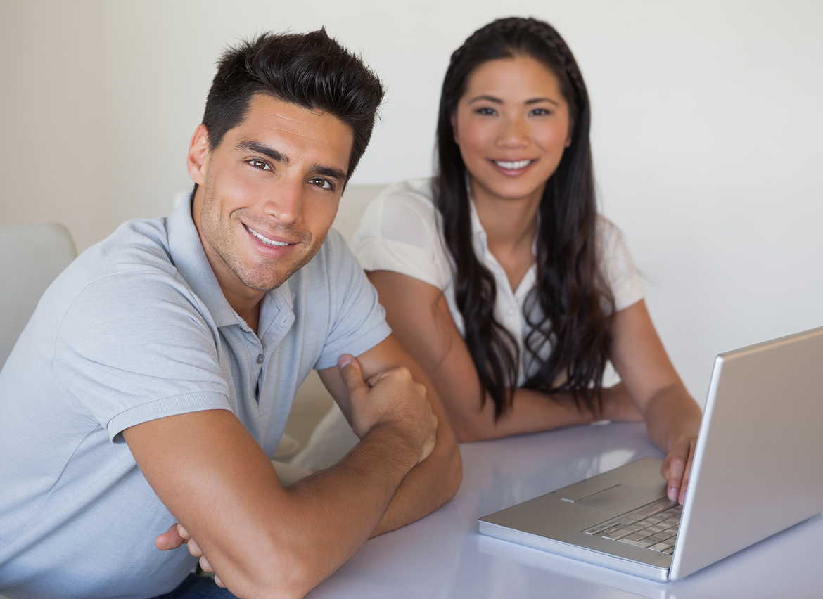 laptop thumbs up